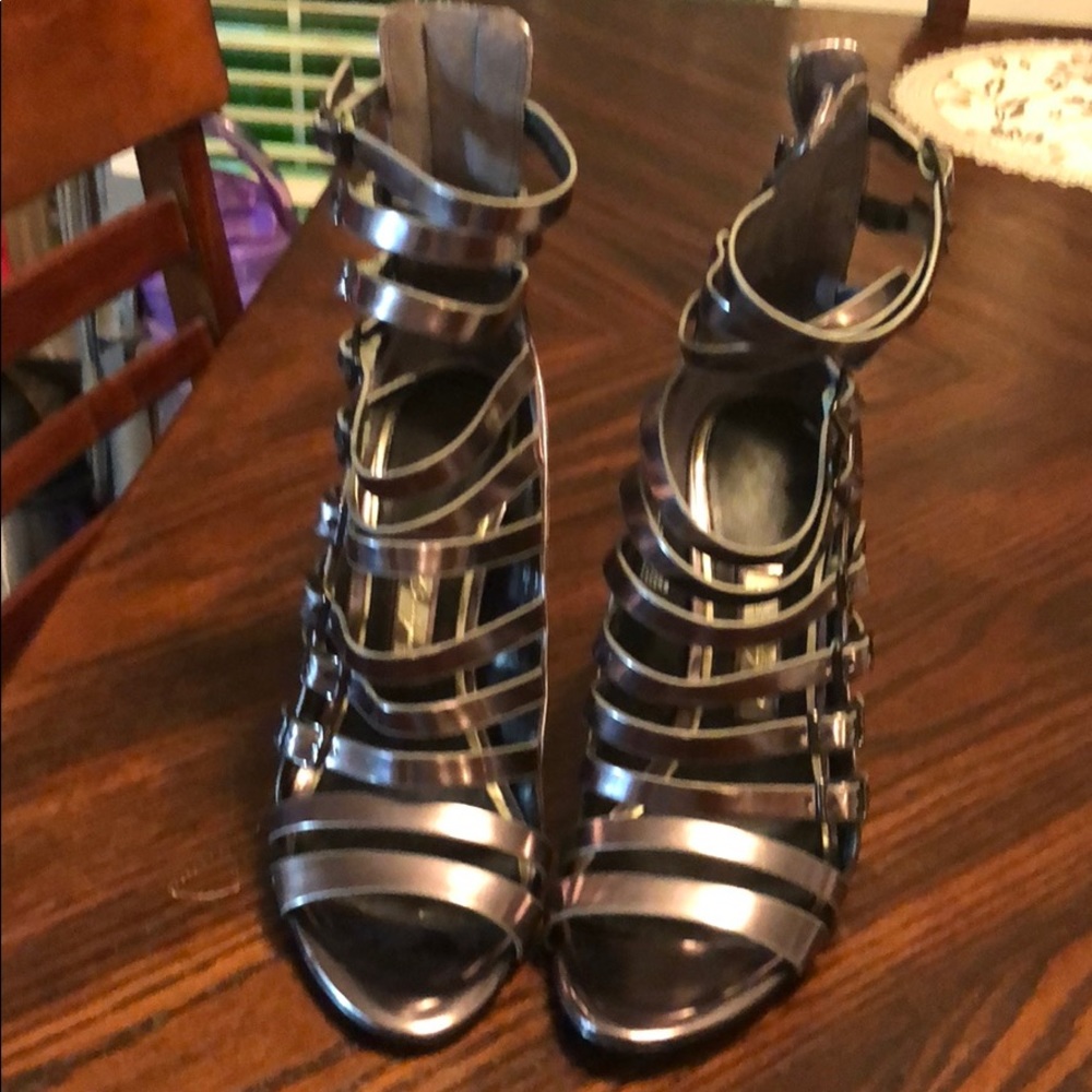 Women’s Boutique 9